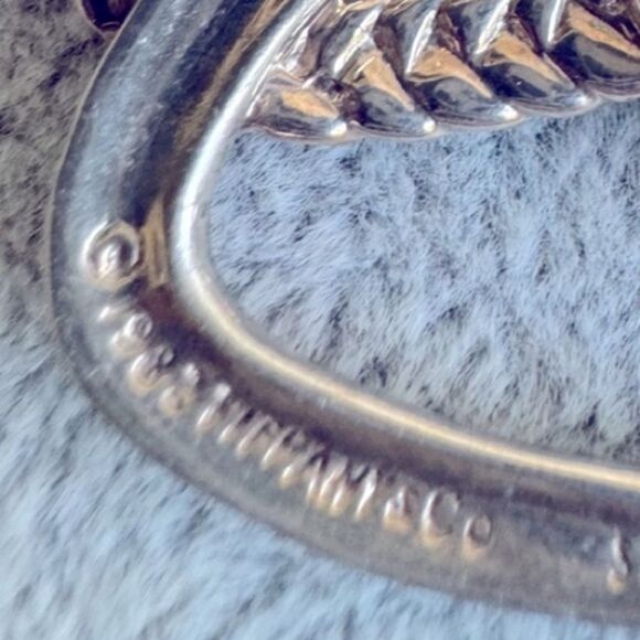 Vintage Tiffany & Co. Sterling Silver Love Knot Brooch – Mid-Century 1960s/70s - Picture 6 of 6